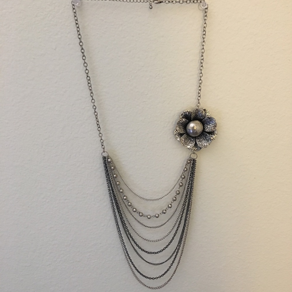 Silver chain and flower necklace